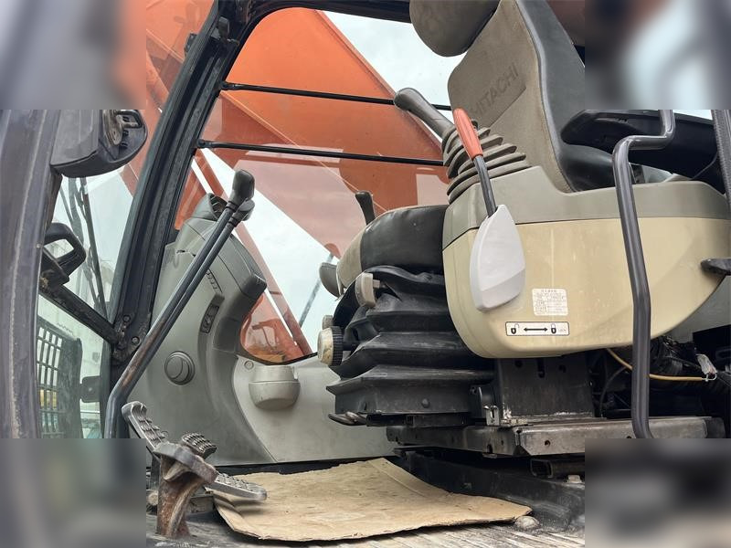 HITACHI ZX350H-5G - Kettenbagger: das Bild 5 HITACHI ZX350H-5G - Kettenbagger: das Bild 5