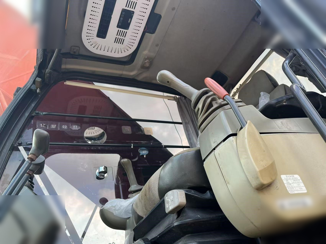 HITACHI ZX350H-5G - Kettenbagger: das Bild 5 HITACHI ZX350H-5G - Kettenbagger: das Bild 5