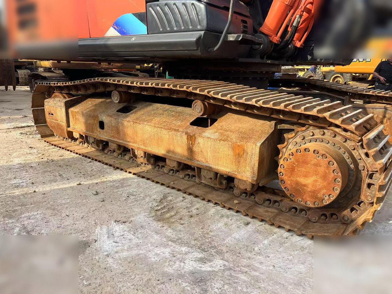 HITACHI ZX350H-5G - Kettenbagger: das Bild 4 HITACHI ZX350H-5G - Kettenbagger: das Bild 4