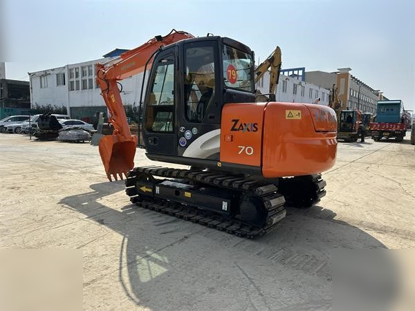 HITACHI ZX70 - Kettenbagger: das Bild 1 HITACHI ZX70 - Kettenbagger: das Bild 1