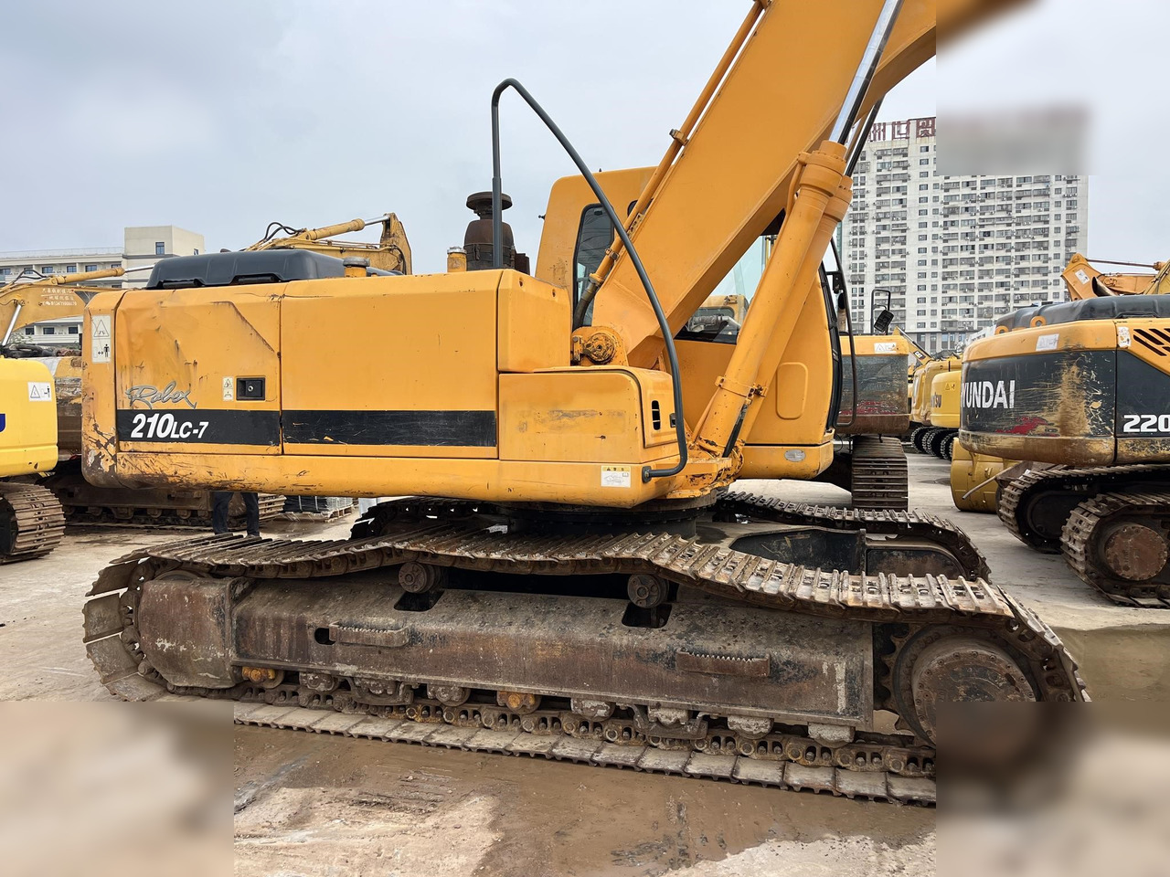 HYUNDAI ROBEX 210 LC-7 - Kettenbagger: das Bild 4 HYUNDAI ROBEX 210 LC-7 - Kettenbagger: das Bild 4