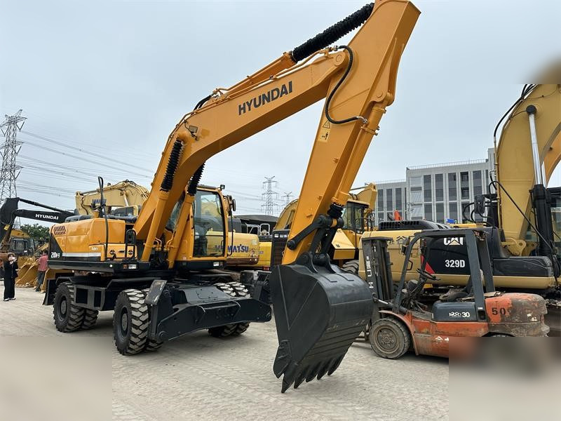 HYUNDAI ROBEX 210W-9 - Mobilbagger: das Bild 3 HYUNDAI ROBEX 210W-9 - Mobilbagger: das Bild 3