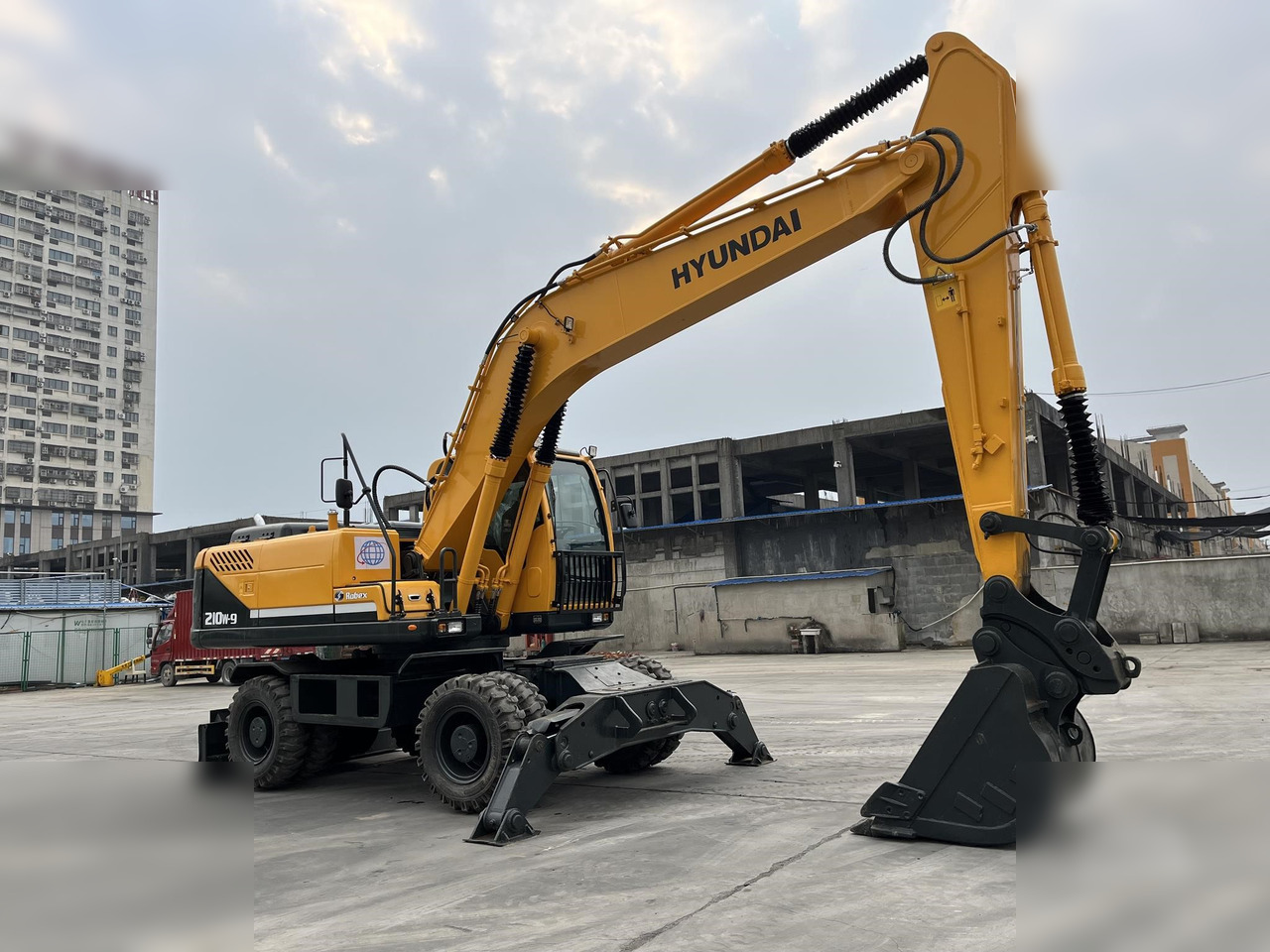 HYUNDAI ROBEX 210W-9 - Mobilbagger: das Bild 2 HYUNDAI ROBEX 210W-9 - Mobilbagger: das Bild 2