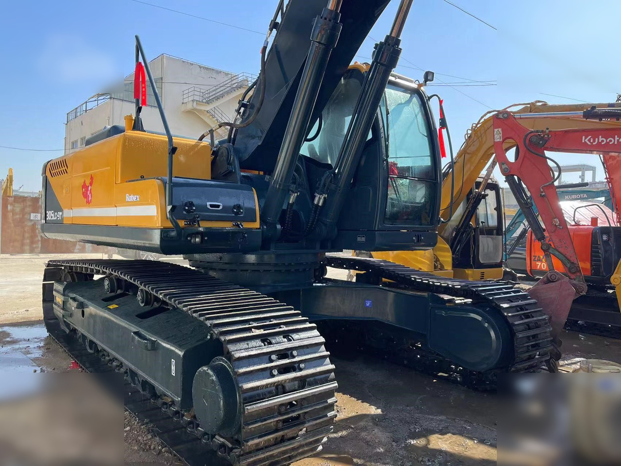 HYUNDAI ROBEX 305 LC-9T - Kettenbagger: das Bild 4 HYUNDAI ROBEX 305 LC-9T - Kettenbagger: das Bild 4