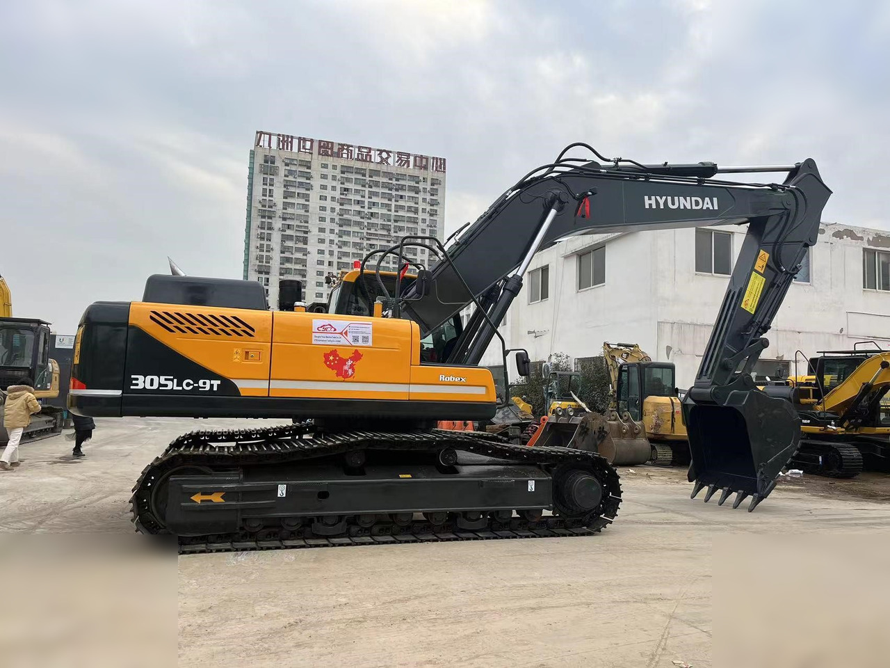 HYUNDAI ROBEX 305 LC-9T - Kettenbagger: das Bild 1 HYUNDAI ROBEX 305 LC-9T - Kettenbagger: das Bild 1