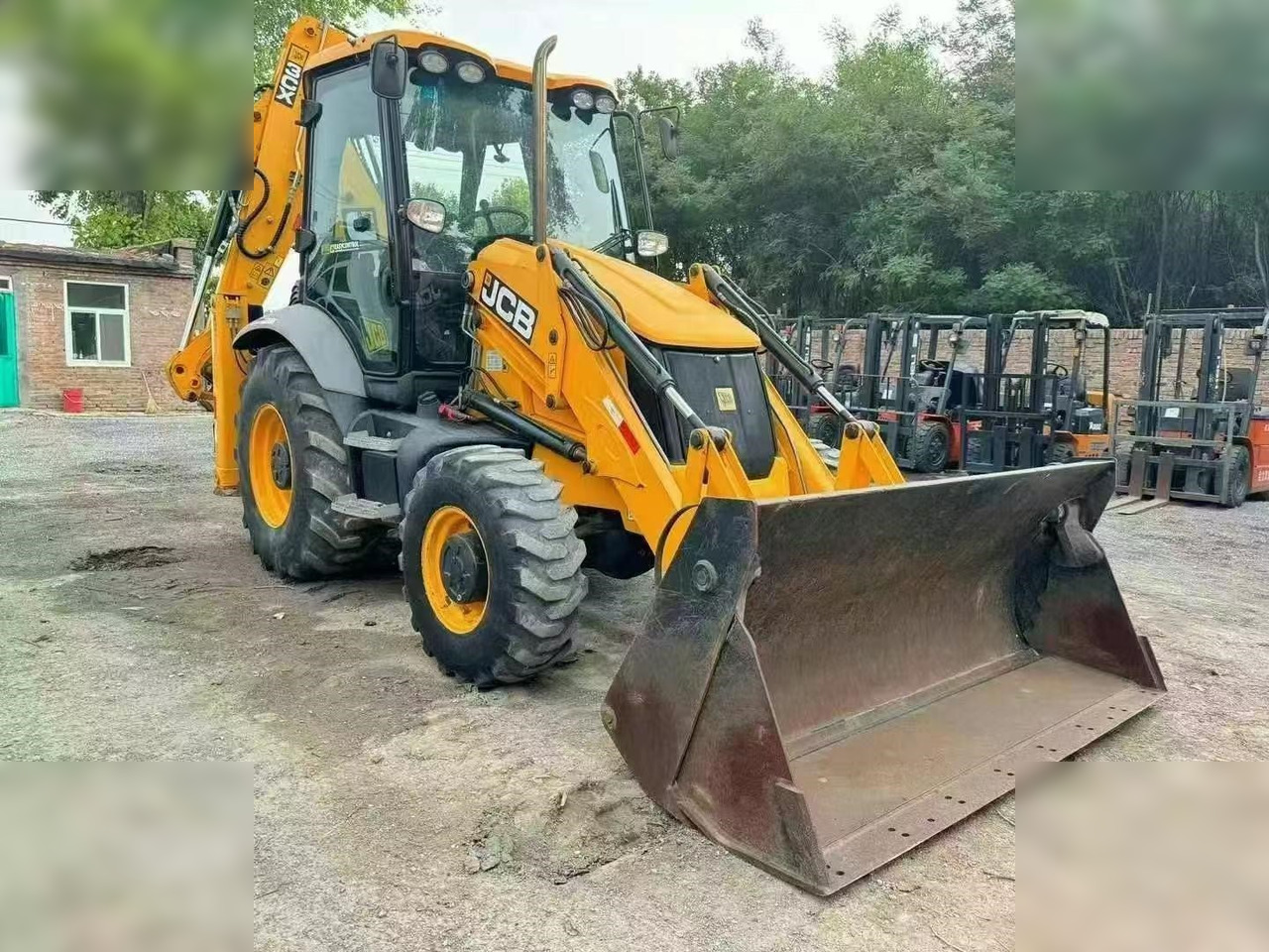 JCB 3CX - Baggerlader: das Bild 2 JCB 3CX - Baggerlader: das Bild 2