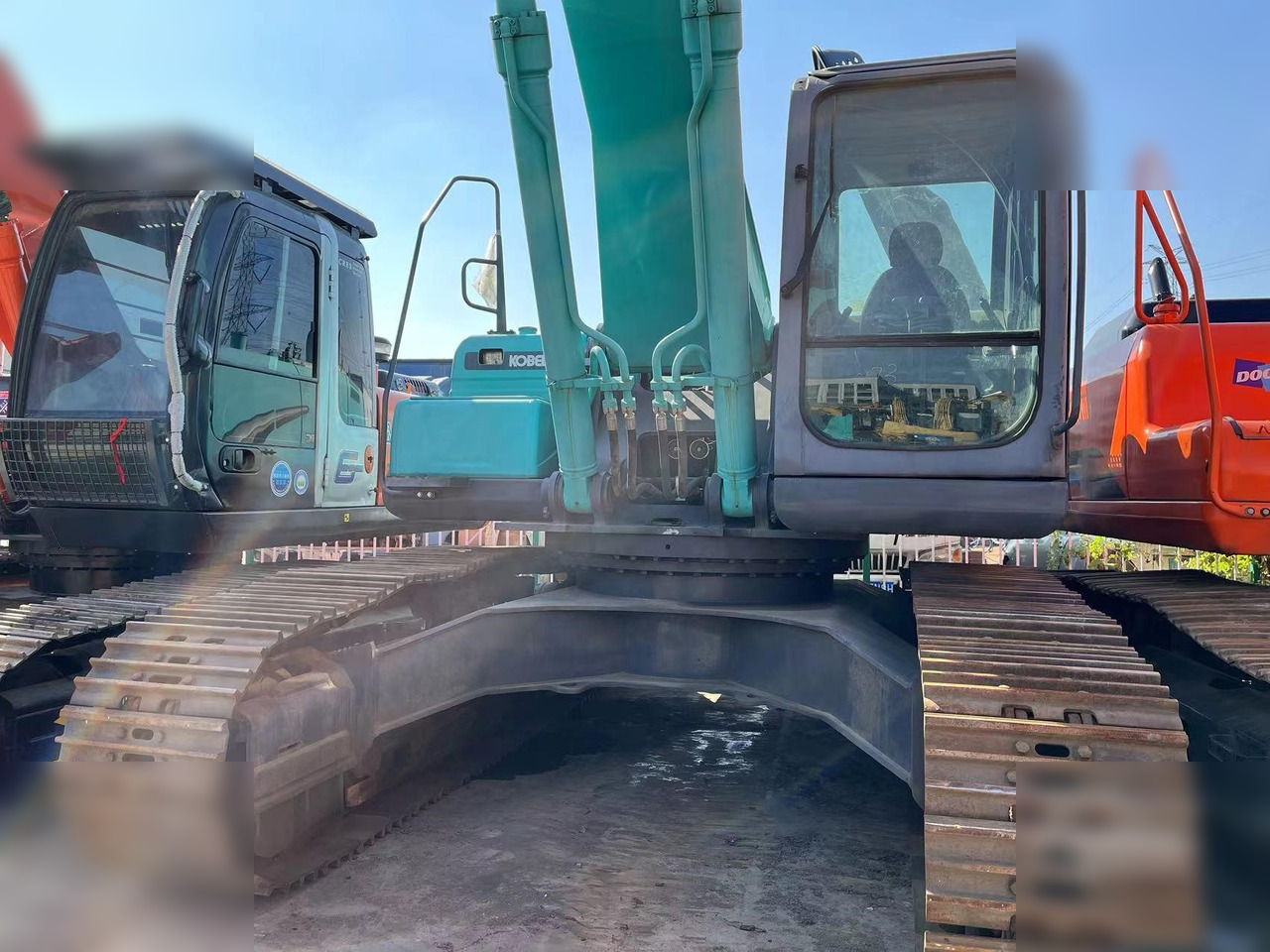 KOBELCO SK350D - Kettenbagger: das Bild 2 KOBELCO SK350D - Kettenbagger: das Bild 2