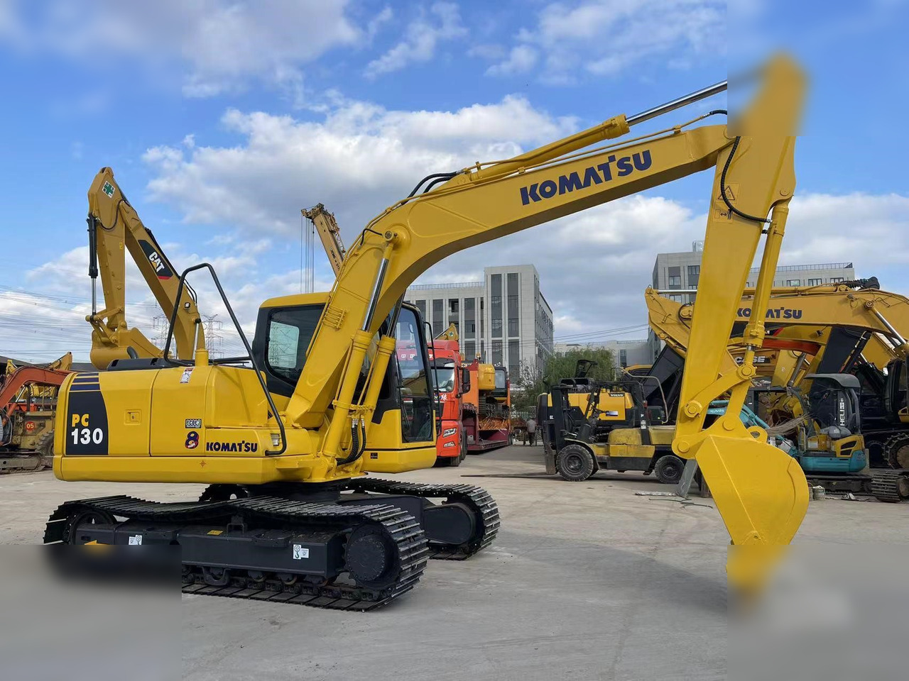 KOMATSU PC130-7 - Kettenbagger: das Bild 2 KOMATSU PC130-7 - Kettenbagger: das Bild 2