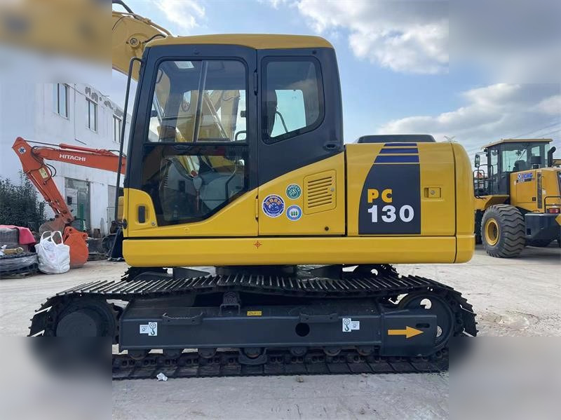 KOMATSU PC130-7 - Kettenbagger: das Bild 3 KOMATSU PC130-7 - Kettenbagger: das Bild 3