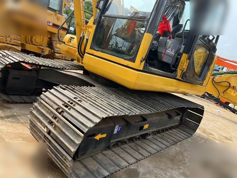 Kettenbagger KOMATSU PC130-7: das Bild 6