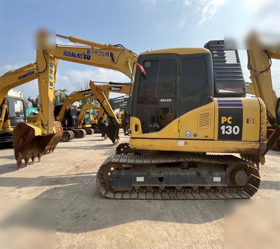 KOMATSU PC130-7 - Kettenbagger: das Bild 1 KOMATSU PC130-7 - Kettenbagger: das Bild 1