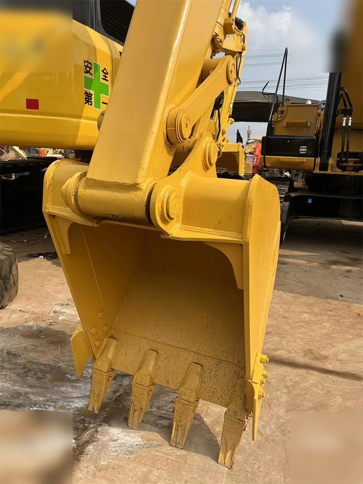 Kettenbagger KOMATSU PC130-7: das Bild 7