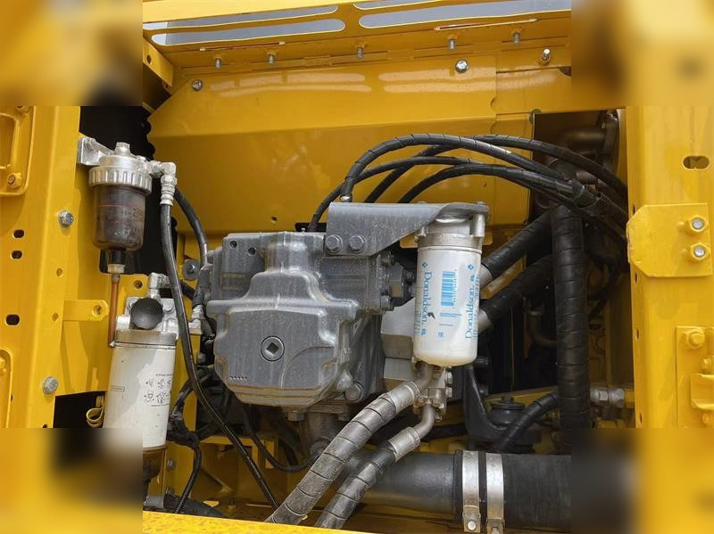 Kettenbagger KOMATSU PC200-8: das Bild 8