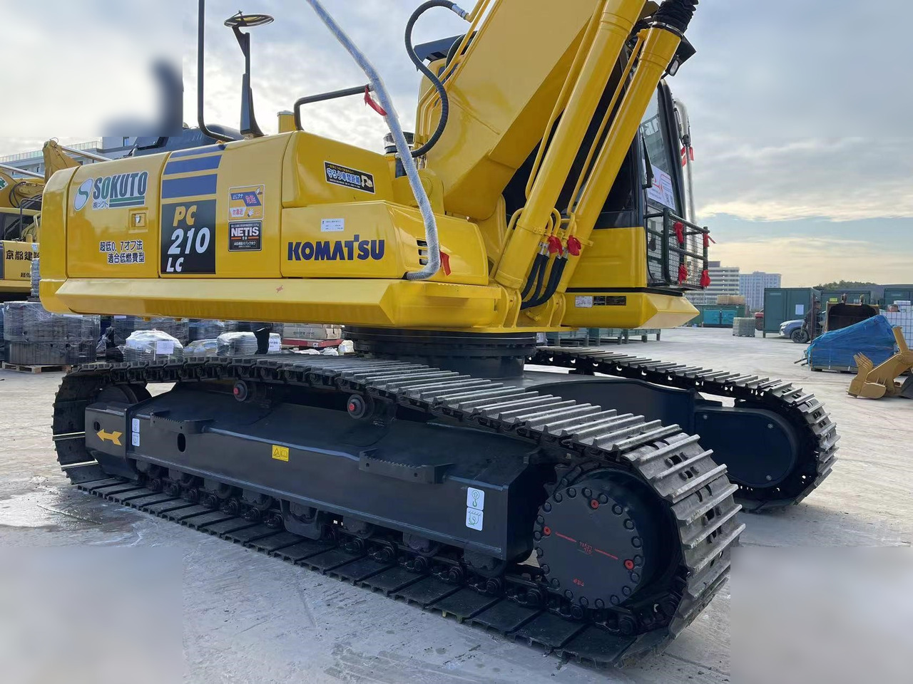KOMATSU PC210 LC-8 - Kettenbagger: das Bild 1 KOMATSU PC210 LC-8 - Kettenbagger: das Bild 1