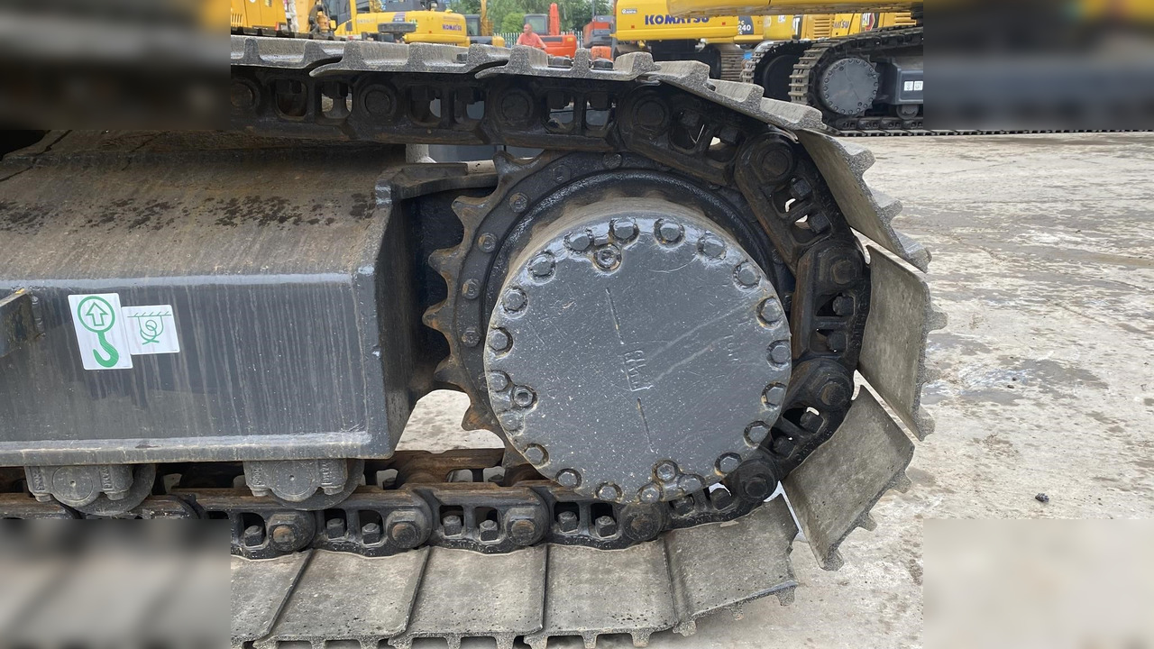 KOMATSU PC220-8 - Kettenbagger: das Bild 5 KOMATSU PC220-8 - Kettenbagger: das Bild 5