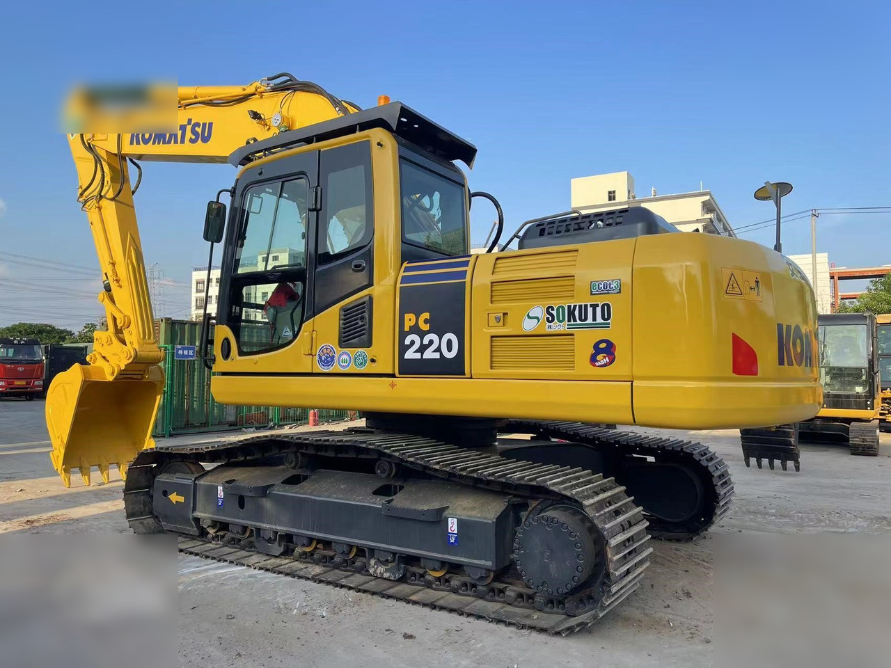 KOMATSU PC220-8 - Kettenbagger: das Bild 4 KOMATSU PC220-8 - Kettenbagger: das Bild 4