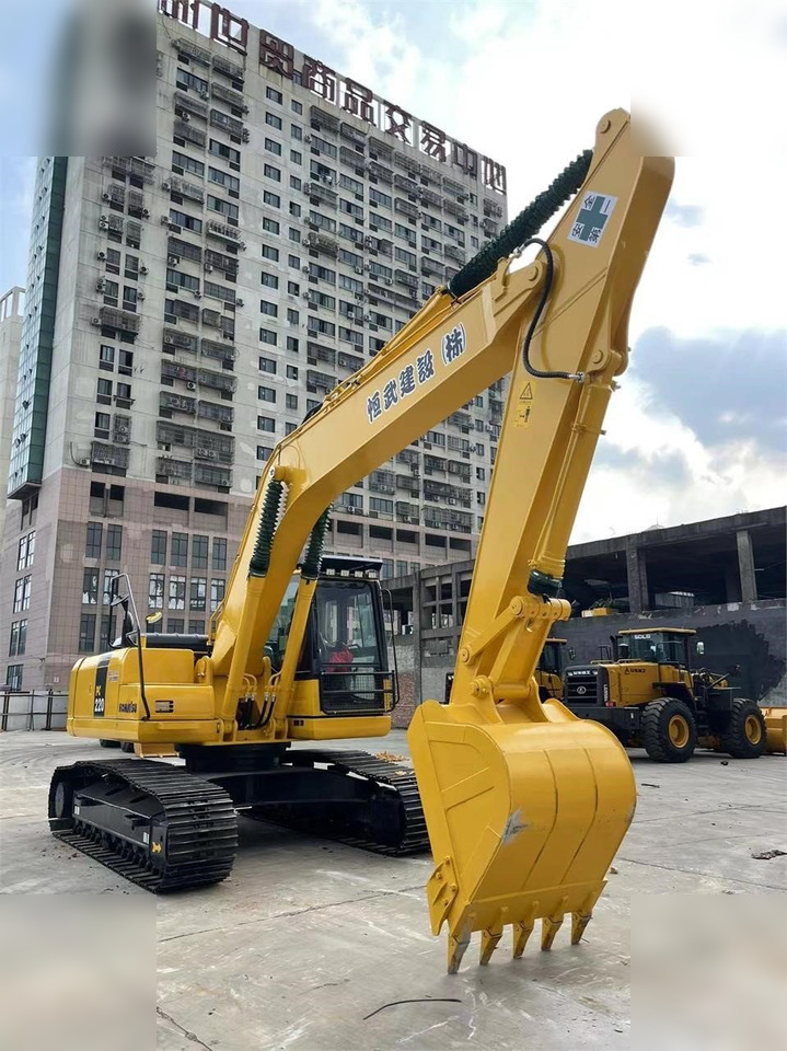 KOMATSU PC220-8 - Kettenbagger: das Bild 4 KOMATSU PC220-8 - Kettenbagger: das Bild 4