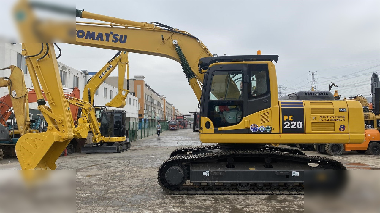 KOMATSU PC220-8 - Kettenbagger: das Bild 1 KOMATSU PC220-8 - Kettenbagger: das Bild 1