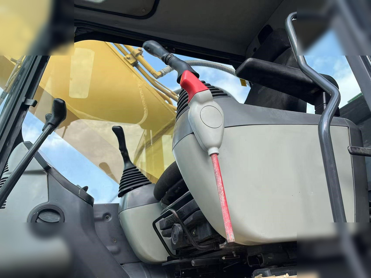 KOMATSU PC400-8R - Kettenbagger: das Bild 5 KOMATSU PC400-8R - Kettenbagger: das Bild 5