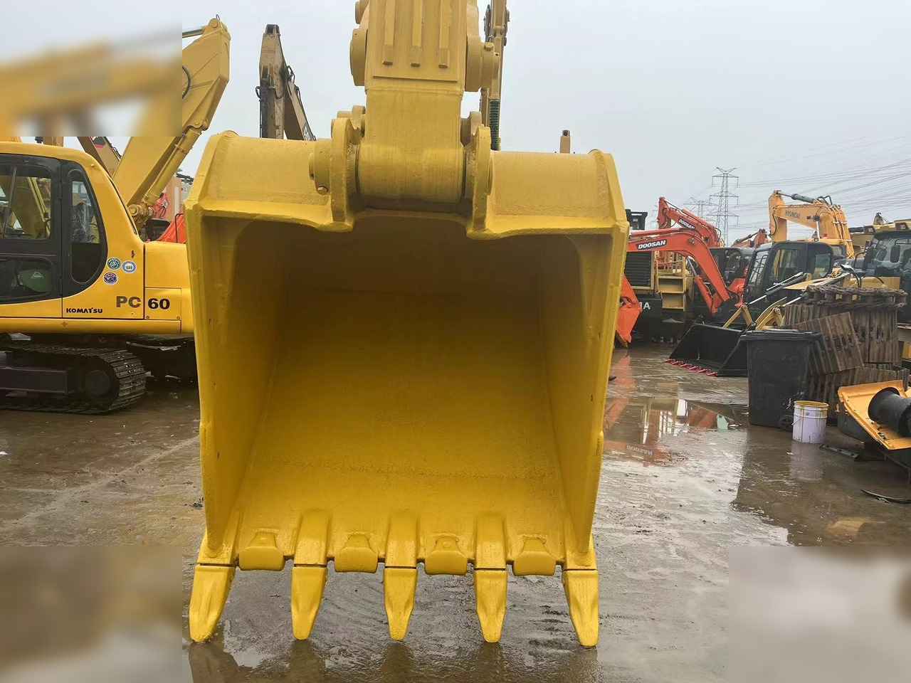 KOMATSU PC450-8 - Kettenbagger: das Bild 4 KOMATSU PC450-8 - Kettenbagger: das Bild 4