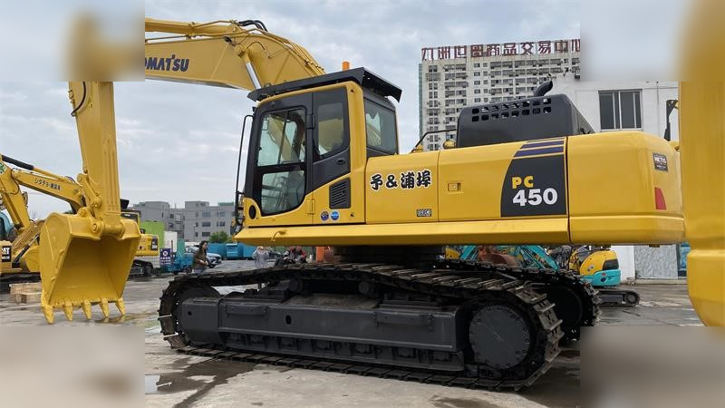 KOMATSU PC450-8 - Kettenbagger: das Bild 1 KOMATSU PC450-8 - Kettenbagger: das Bild 1