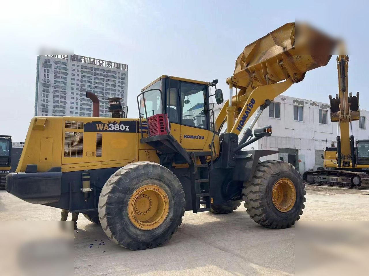 KOMATSU WA380Z-6 - Radlader: das Bild 2 KOMATSU WA380Z-6 - Radlader: das Bild 2