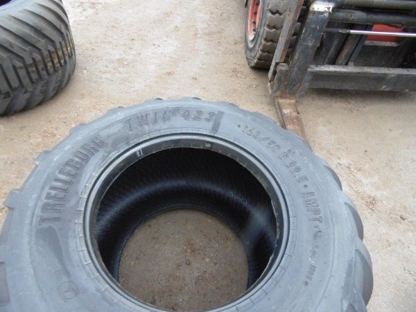Trelleborg Twin T423 - Reifen für Baumaschine: das Bild 1 Trelleborg Twin T423 - Reifen für Baumaschine: das Bild 1