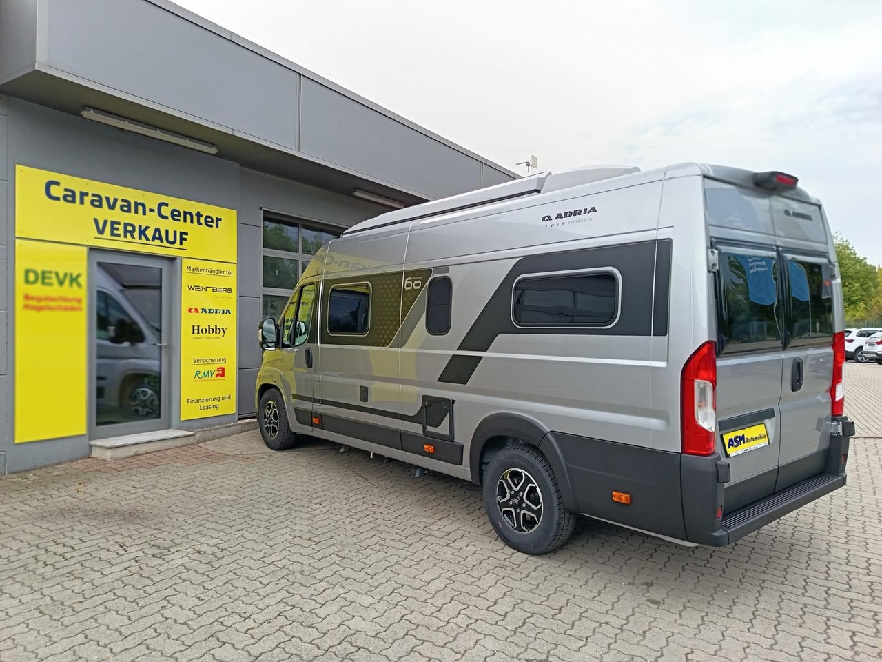 Adria Twin "60Y" 640 SGX 4,25MAXI*JUBILEE*AUFSTELLDACH - Camper Van: das Bild 5 Adria Twin "60Y" 640 SGX 4,25MAXI*JUBILEE*AUFSTELLDACH - Camper Van: das Bild 5