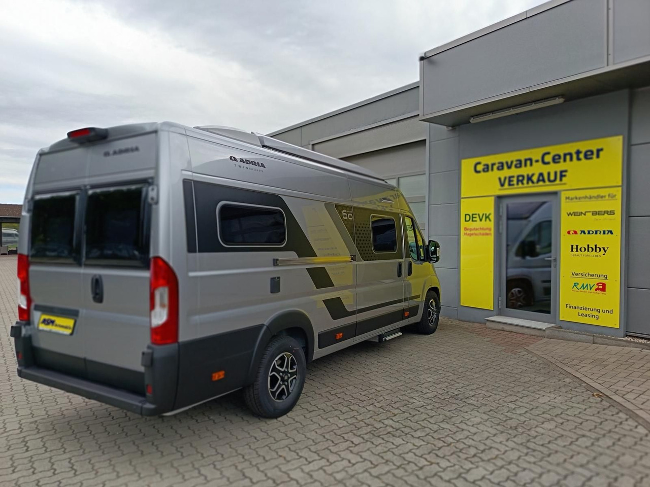Adria Twin "60Y" 640 SGX 4,25MAXI*JUBILEE*AUFSTELLDACH - Camper Van: das Bild 4 Adria Twin "60Y" 640 SGX 4,25MAXI*JUBILEE*AUFSTELLDACH - Camper Van: das Bild 4