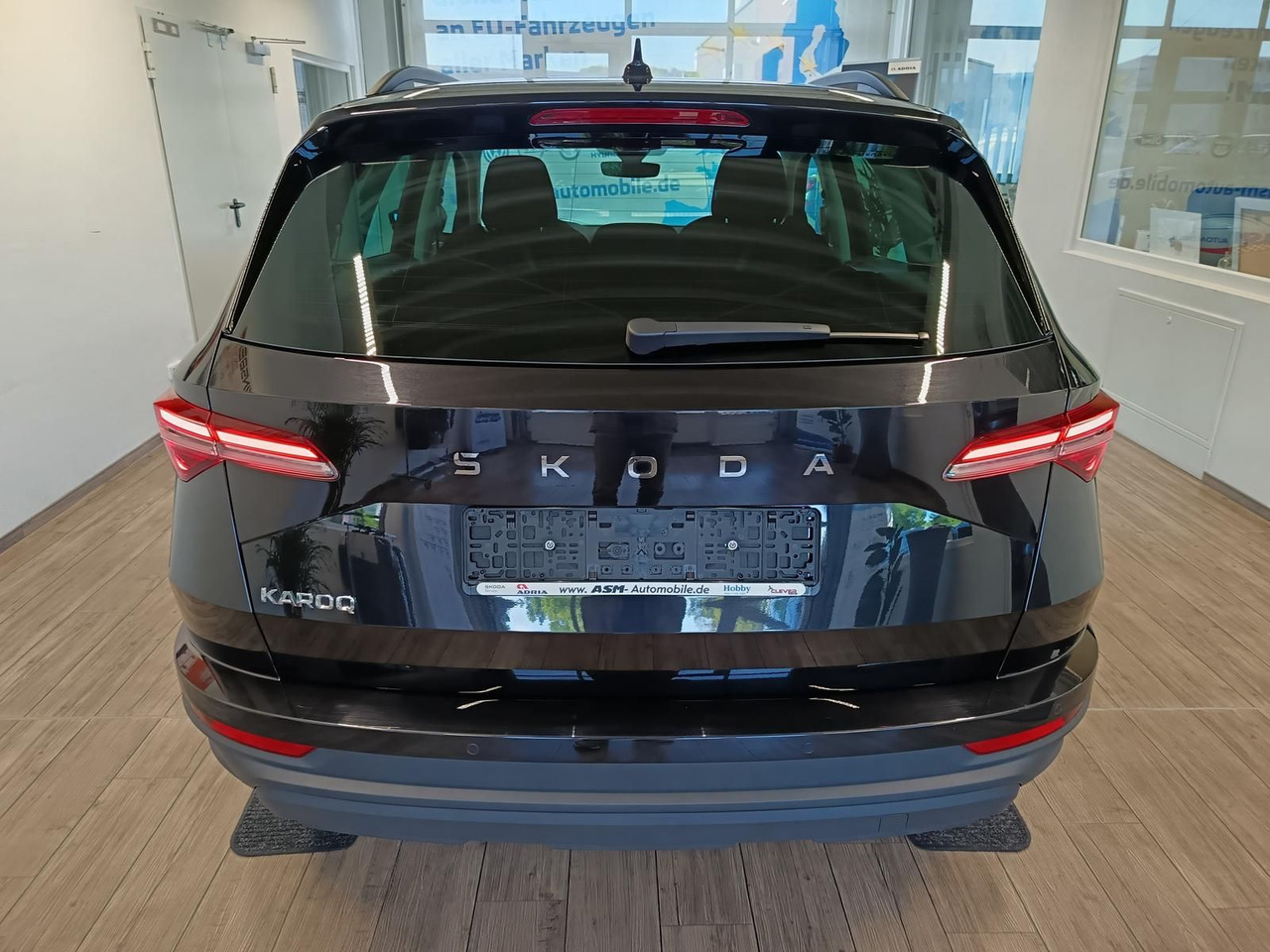 Skoda Karoq Selection 1,5TSI*NAVI*AHK-VORBER*LED*R-KAM - SUV/ Geländewagen: das Bild 5 Skoda Karoq Selection 1,5TSI*NAVI*AHK-VORBER*LED*R-KAM - SUV/ Geländewagen: das Bild 5