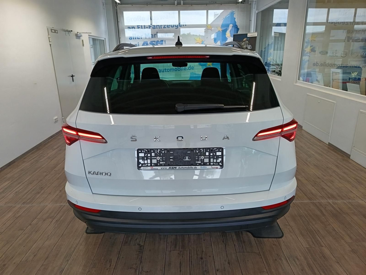 Skoda Karoq Style 1,5TSI DSG*AHK-VORBER*NAVI*LED*R-KAM - SUV/ Geländewagen: das Bild 5 Skoda Karoq Style 1,5TSI DSG*AHK-VORBER*NAVI*LED*R-KAM - SUV/ Geländewagen: das Bild 5