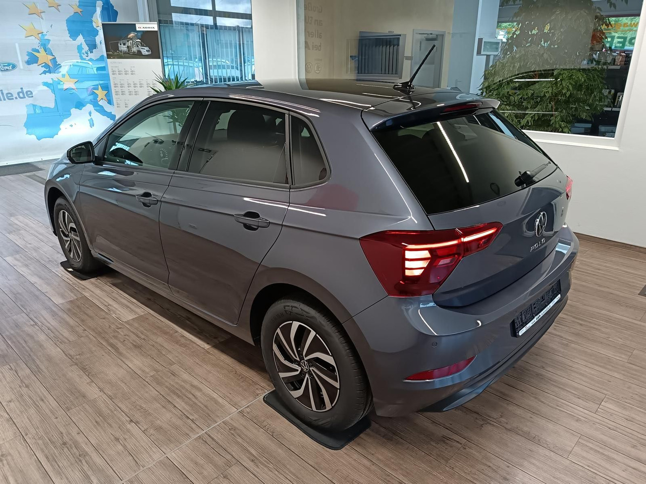 Volkswagen Polo Life 1.0 TSI 70 kW*LED*R-KAM*TEMP*PDC*SHZ* - PKW: das Bild 4 Volkswagen Polo Life 1.0 TSI 70 kW*LED*R-KAM*TEMP*PDC*SHZ* - PKW: das Bild 4