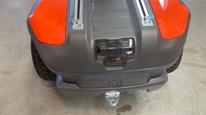 Husqvarna R200IX AWD Elektrisk - Rasenmäher: das Bild 5 Husqvarna R200IX AWD Elektrisk - Rasenmäher: das Bild 5