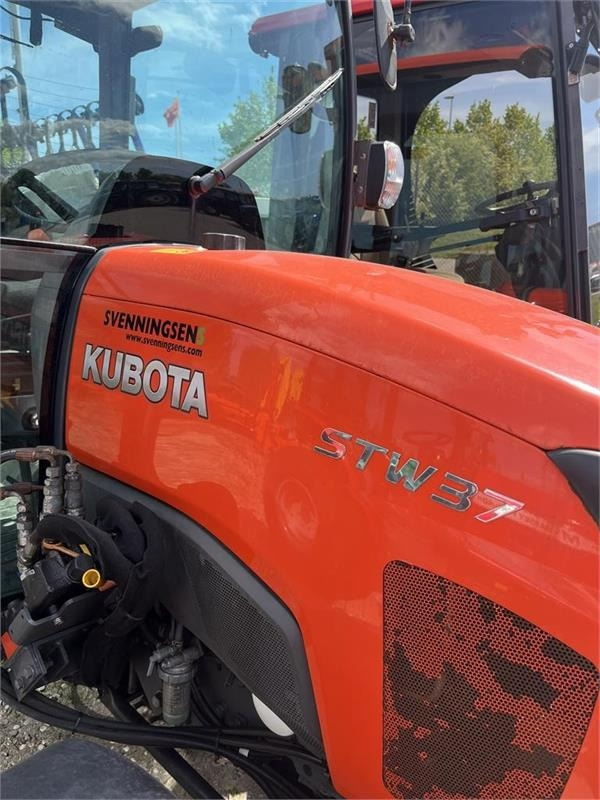 Kubota STW37 Kun 1145 timer - Kommunaltraktor: das Bild 5 Kubota STW37 Kun 1145 timer - Kommunaltraktor: das Bild 5