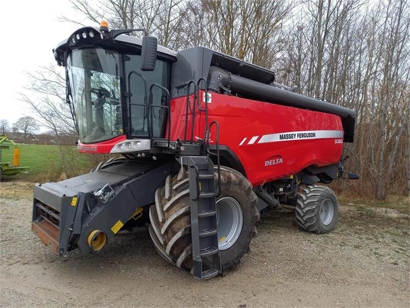 Massey Ferguson 9380 DELTA 35 fods Powerflow - Mähdrescher: das Bild 1 Massey Ferguson 9380 DELTA 35 fods Powerflow - Mähdrescher: das Bild 1