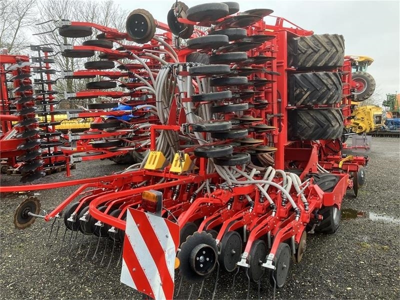 Pöttinger Terrasem C6 Fertilizer m. Tegosem 500 - Sämaschine: das Bild 3 Pöttinger Terrasem C6 Fertilizer m. Tegosem 500 - Sämaschine: das Bild 3