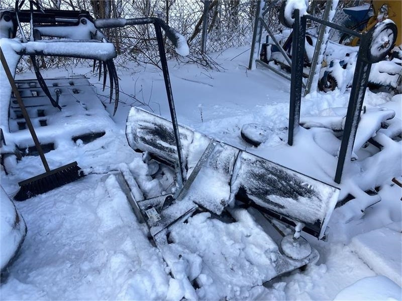 Stiga Park 120 cm med Gummiskær - Schneepflug für Landmaschine: das Bild 3 Stiga Park 120 cm med Gummiskær - Schneepflug für Landmaschine: das Bild 3
