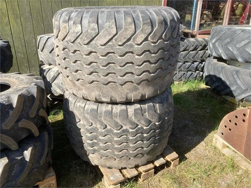 Vredestein Flotation + 700/45x22,5 - Reifen für Kommunal-/ Sonderfahrzeug: das Bild 1 Vredestein Flotation + 700/45x22,5 - Reifen für Kommunal-/ Sonderfahrzeug: das Bild 1