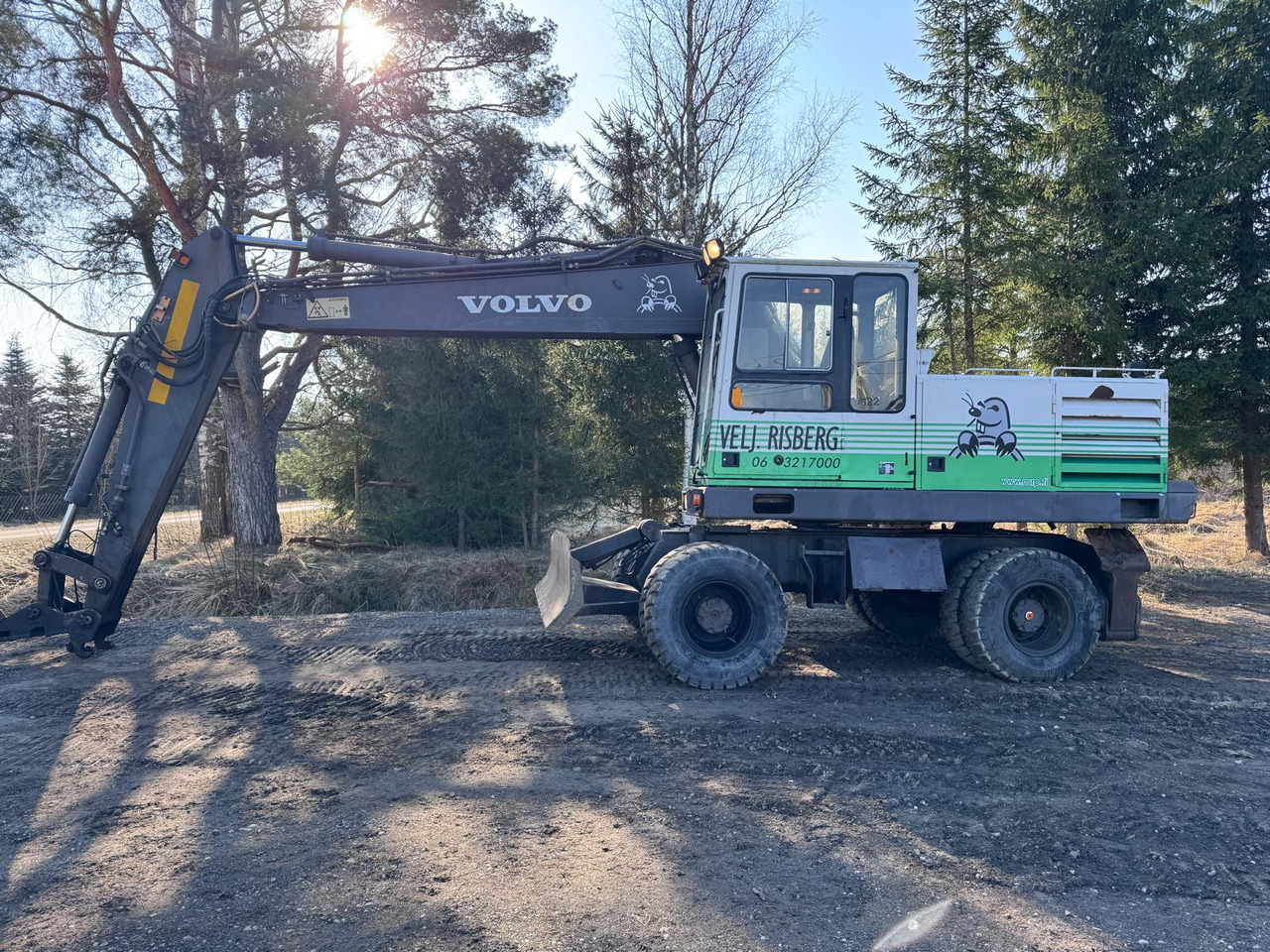 VOLVO EW200 - Mobilbagger: das Bild 2 VOLVO EW200 - Mobilbagger: das Bild 2
