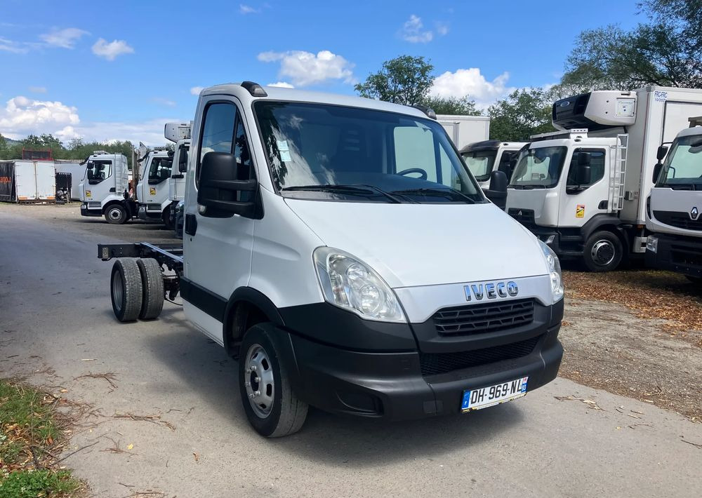 Iveco DAILY 35C13 ramo do zabudowy kiper wywrotka - Fahrgestell LKW: das Bild 2 Iveco DAILY 35C13 ramo do zabudowy kiper wywrotka - Fahrgestell LKW: das Bild 2