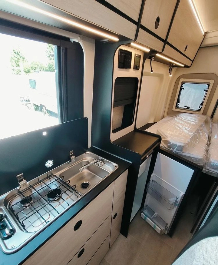 FORD Rimor NEW Ford Van 238 Truma Diesel Roller Shutters Remis AUTOMAT - Leasing FORD Rimor NEW Ford Van 238 Truma Diesel Roller Shutters Remis AUTOMAT: das Bild 9