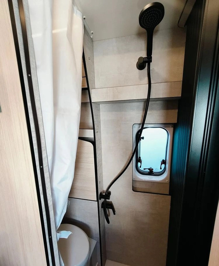 FORD Rimor NEW Ford Van 238 Truma Diesel Roller Shutters Remis AUTOMAT - Leasing FORD Rimor NEW Ford Van 238 Truma Diesel Roller Shutters Remis AUTOMAT: das Bild 6