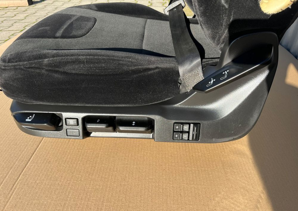 Fotel kierowcy MAN TG3 TGX nowy model siedzenie lewe - Fahrerhaus und Interieur für LKW: das Bild 4 Fotel kierowcy MAN TG3 TGX nowy model siedzenie lewe - Fahrerhaus und Interieur für LKW: das Bild 4