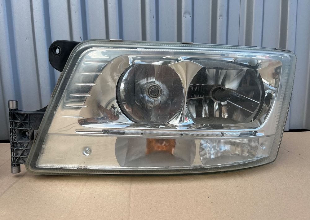 Lampa xenon MAN TGX TGS euro 6 reflektor ksenon - Lichter/ Leuchten für LKW: das Bild 3 Lampa xenon MAN TGX TGS euro 6 reflektor ksenon - Lichter/ Leuchten für LKW: das Bild 3
