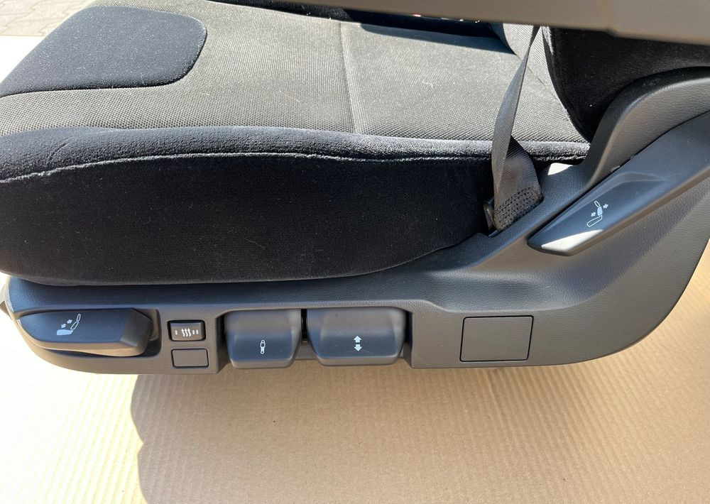 NOWY Fotel kierowcy MAN TG3 TGX nowy model siedzenie lewe - Sitz für LKW: das Bild 4 NOWY Fotel kierowcy MAN TG3 TGX nowy model siedzenie lewe - Sitz für LKW: das Bild 4