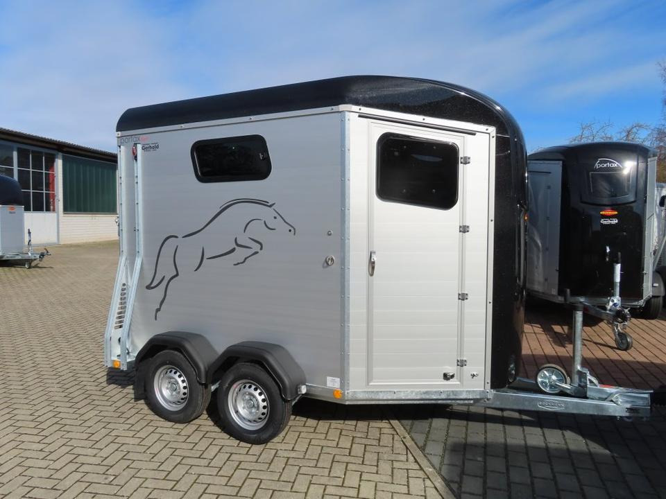 Pferdeanhänger Böckmann Pferdeanhänger, Portax ,Flügeltür, 100 km/h, SaKa.: das Bild 18 Pferdeanhänger Böckmann Pferdeanhänger, Portax ,Flügeltür, 100 km/h, SaKa.: das Bild 18