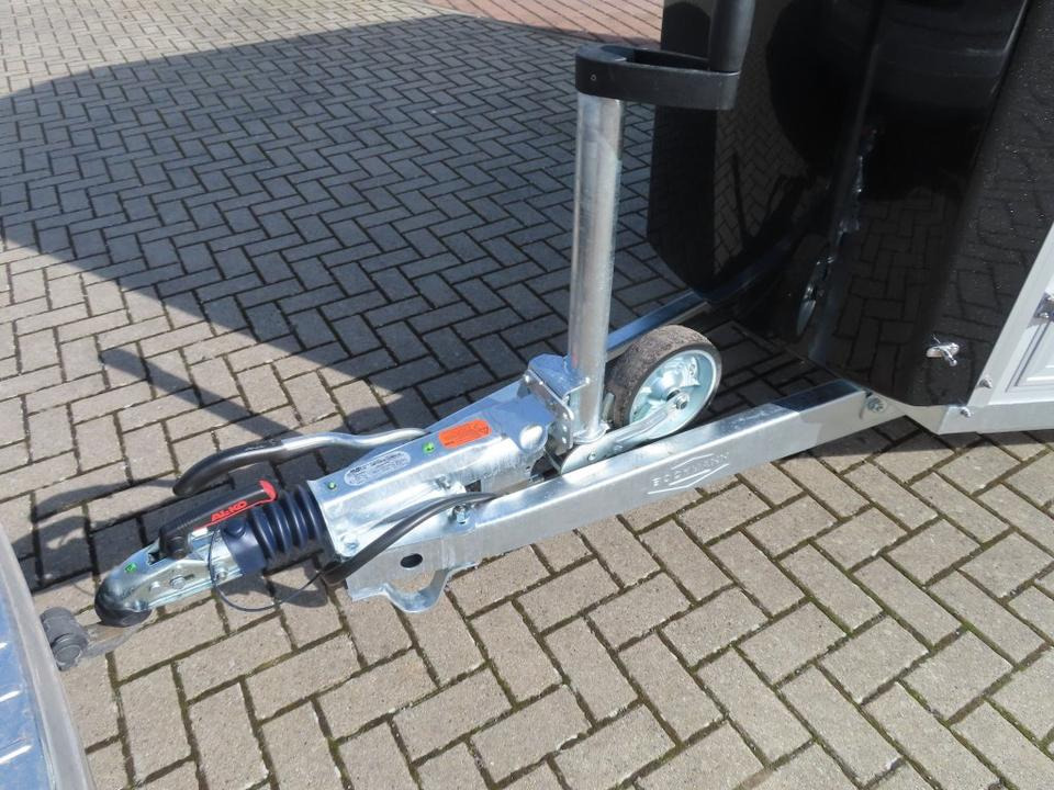 Pferdeanhänger Böckmann Pferdeanhänger, Portax ,Flügeltür, 100 km/h, SaKa.: das Bild 14 Pferdeanhänger Böckmann Pferdeanhänger, Portax ,Flügeltür, 100 km/h, SaKa.: das Bild 14