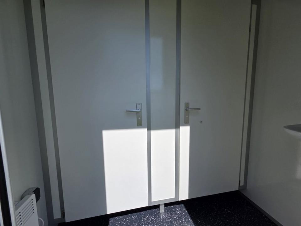 Wohncontainer, Anhänger Toilettenwagen Sanitär-Anhänger WC Wagen 2xD, 1xH+2U: das Bild 12