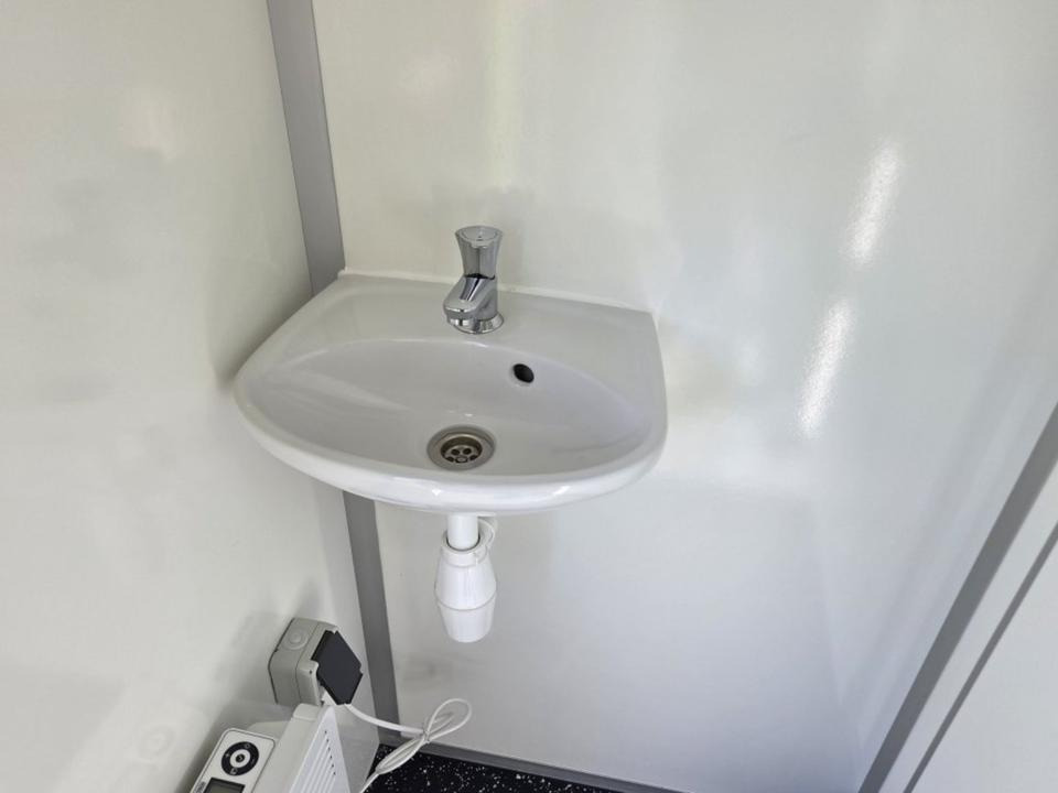 Wohncontainer, Anhänger Toilettenwagen Sanitär-Anhänger WC Wagen 2xD, 1xH+2U: das Bild 10