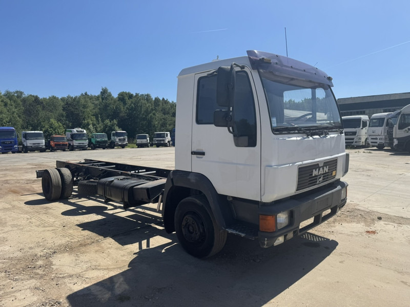 MAN 12.224 (MANUAL GEARBOX / EURO 2 / BELGIAN TRUCK IN GOOD CONDITION !!!) - Fahrgestell LKW: das Bild 4 MAN 12.224 (MANUAL GEARBOX / EURO 2 / BELGIAN TRUCK IN GOOD CONDITION !!!) - Fahrgestell LKW: das Bild 4